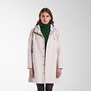 Stutterheim Mosebacke Raincoat Light Sand size small s